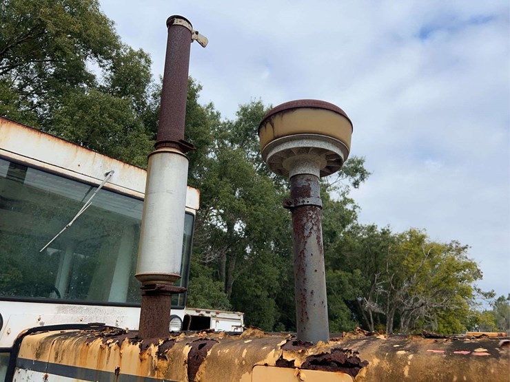 minneapolis-moline-g1050-image-14