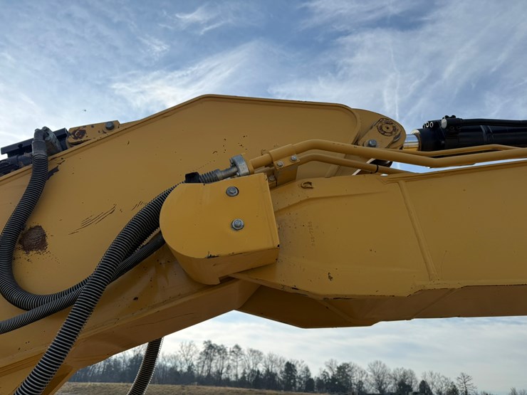 caterpillar-323fl-image-21