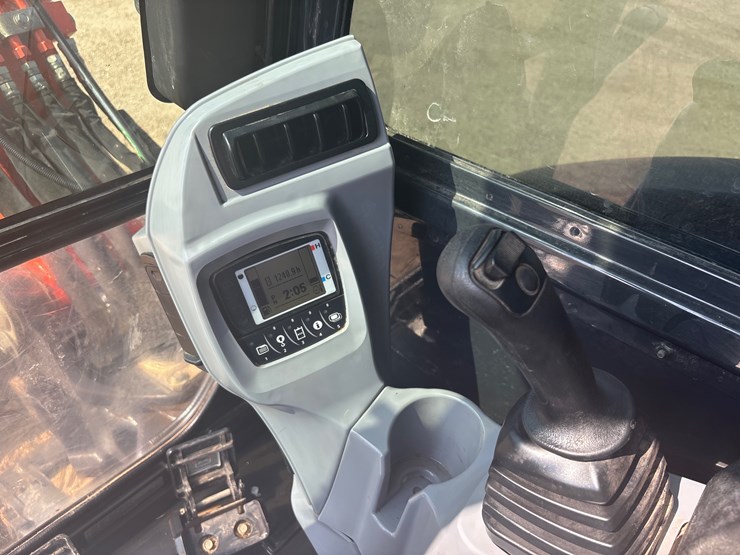 2016-kubota-kx040-image-18