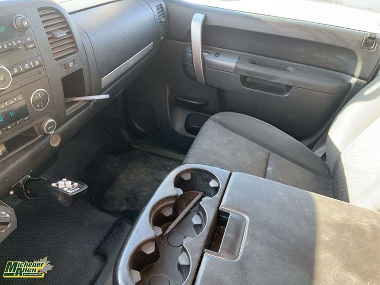 2014-gmc-sierra-3500hd-image-15