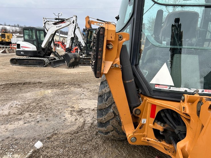 2016-case-580n-image-14