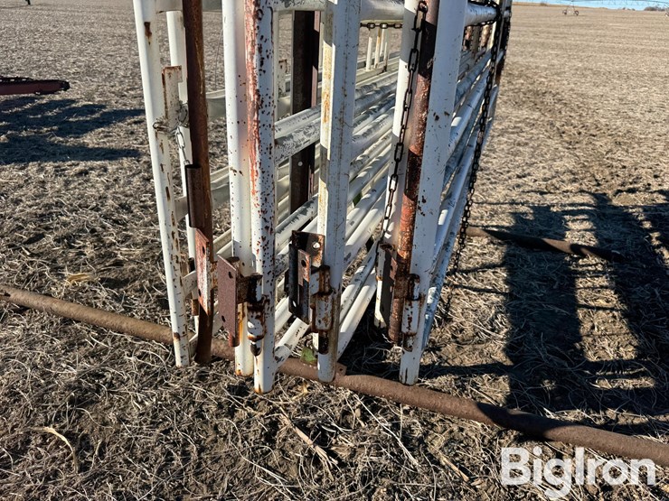 corral-gates-w/storage-rack-image-12