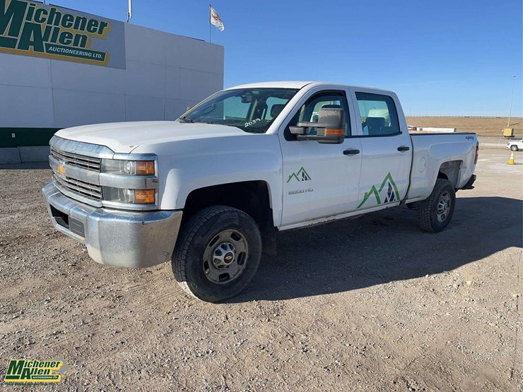 2016-chevrolet-silverado-2500hd-image-1