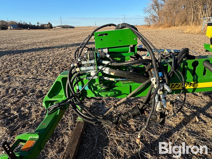 2011-john-deere-1770nt-image-10