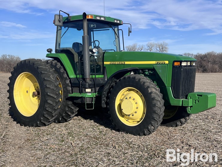 1997-john-deere-8300-image-3