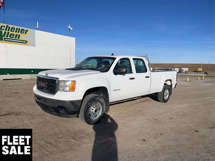 2013-gmc-sierra-2500hd-image-1
