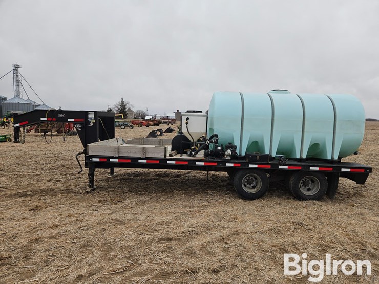 2010-neil-20'-t/a-gooseneck-nurse-tank/sprayer-trailer-w/duals-image-8