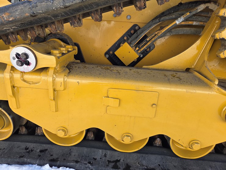 2021-caterpillar-299d3-image-58