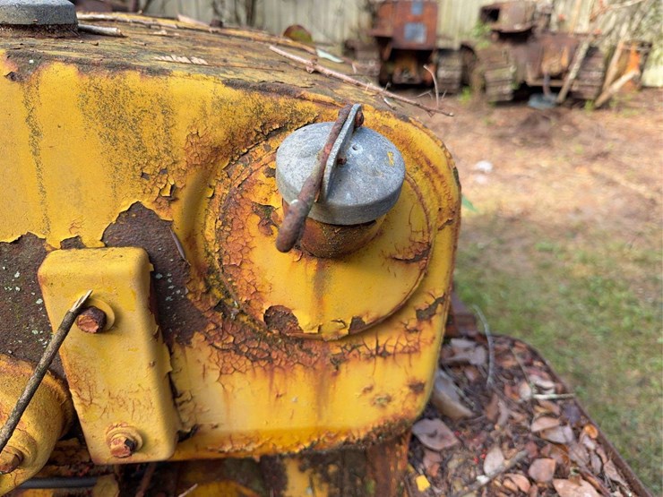 caterpillar-twenty-two-image-24