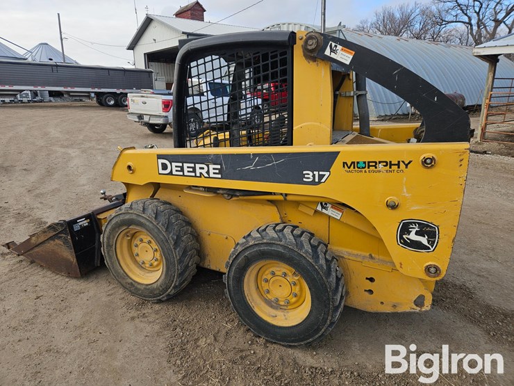 john-deere-317-image-7