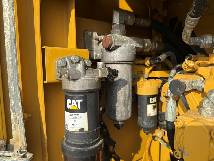 caterpillar-323fl-image-45