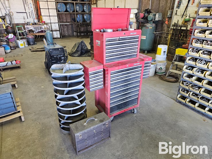 craftsman-steel-rolling-toolboxes-&-tools-image-2