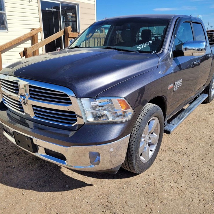 2019 RAM 1500 SLT