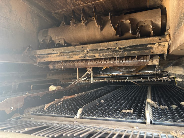 2003-case-ih-afx8010-combine-image-12