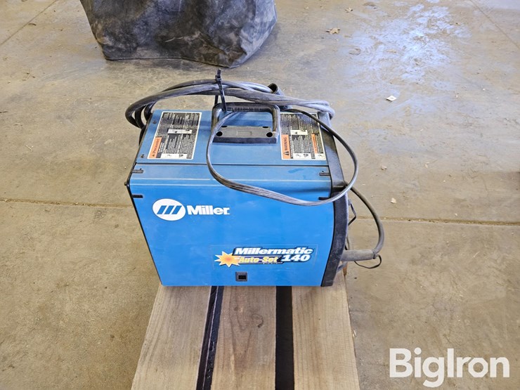 millermatic-autoset-140-wire-welder-image-4
