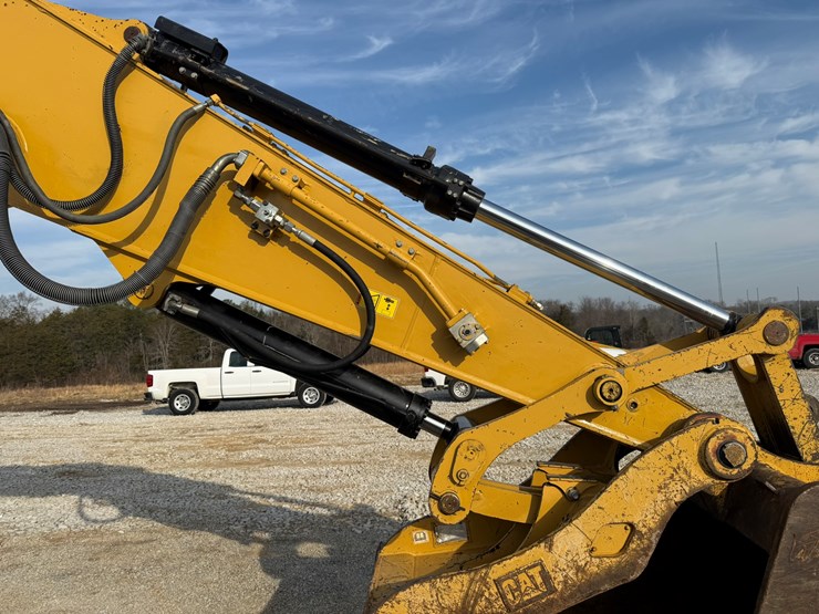 caterpillar-323fl-image-19