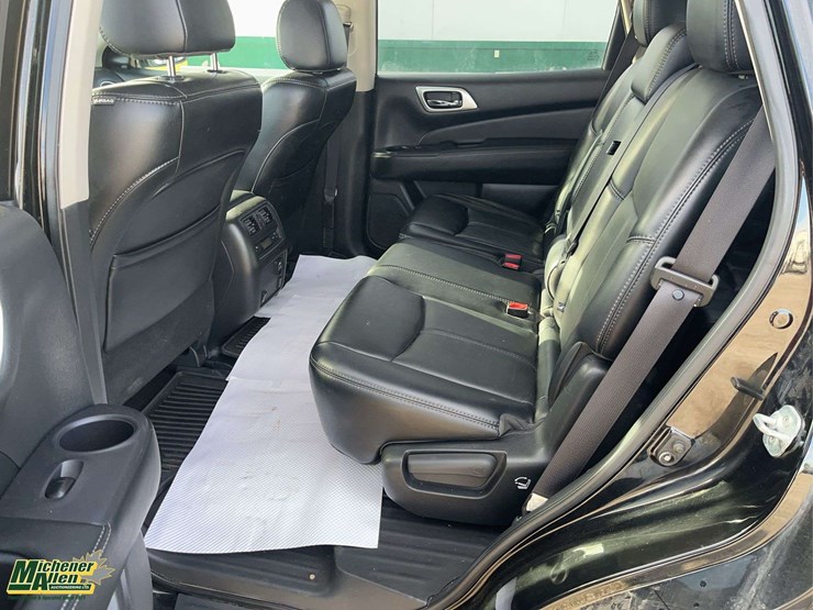 2017-nissan-pathfinder-image-15