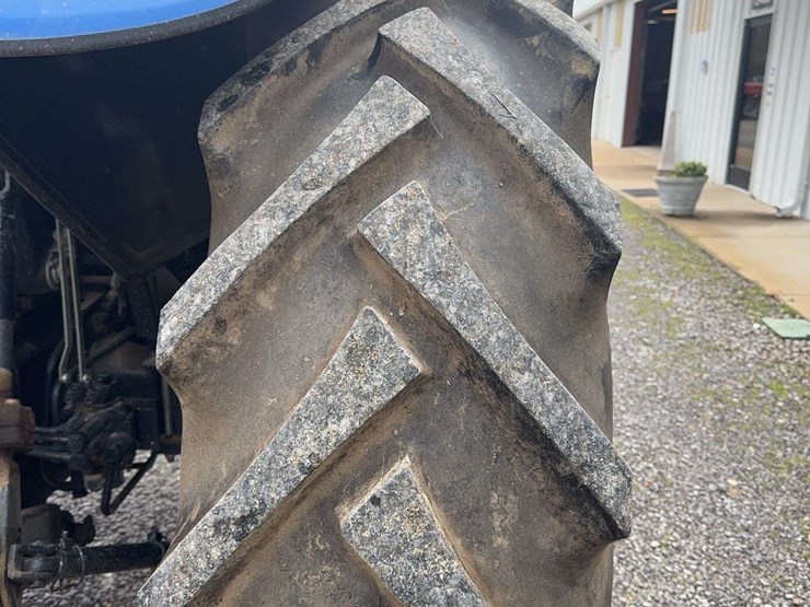 new-holland-5030-image-12