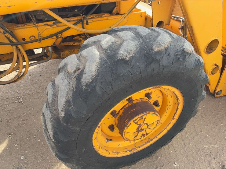 john-deere-2155-image-33