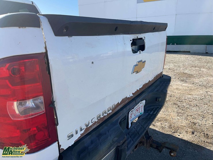 2012-chevrolet-silverado-2500hd-image-23