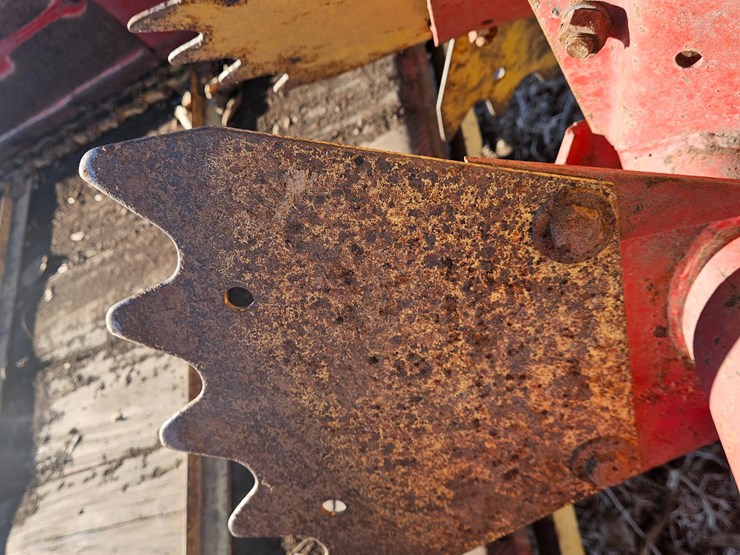 new-holland-519-image-18