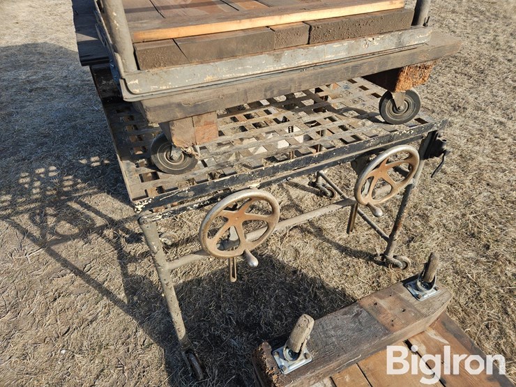work-bench/rolling-carts-image-9