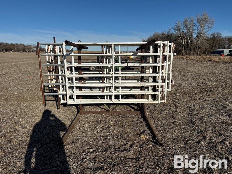 corral-gates-w/storage-rack-image-4