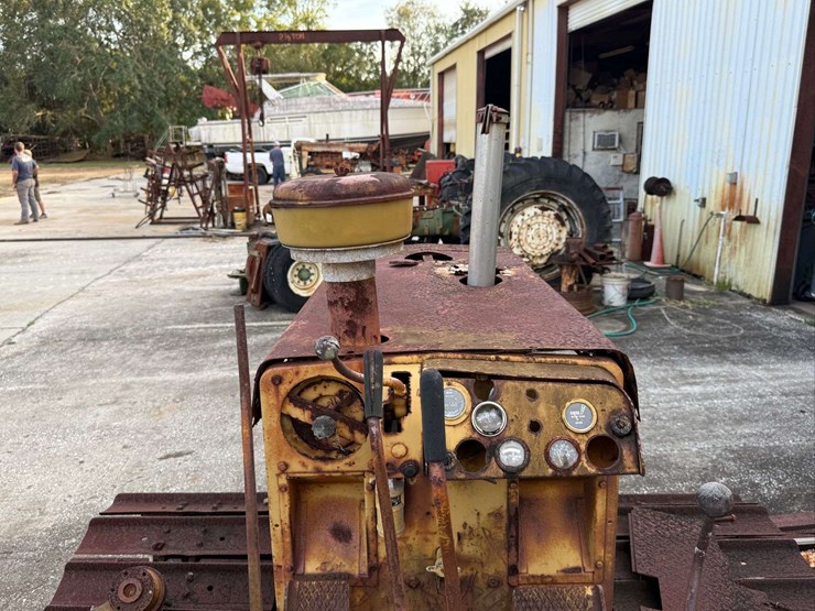 international-crawler-image-7