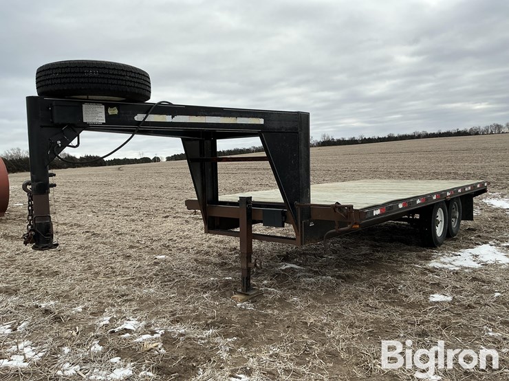 1990-t/a-gooseneck-flatbed-trailer-image-1