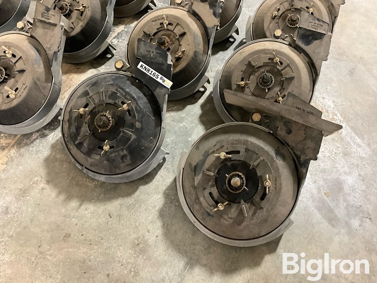 john-deere-maxemerge-planter-bean-meters-w/plates-image-10