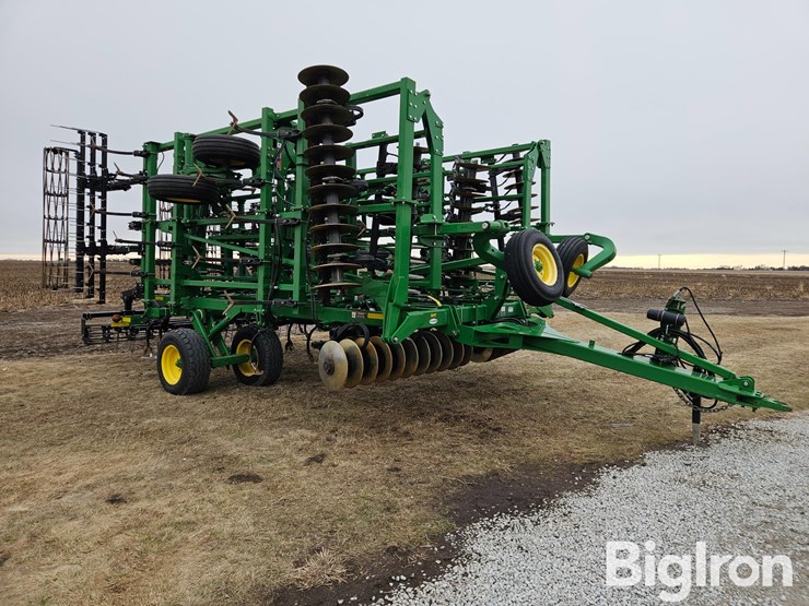 2015-john-deere-2310-image-3