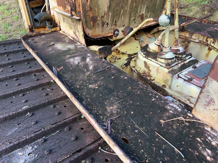 caterpillar-twenty-image-32