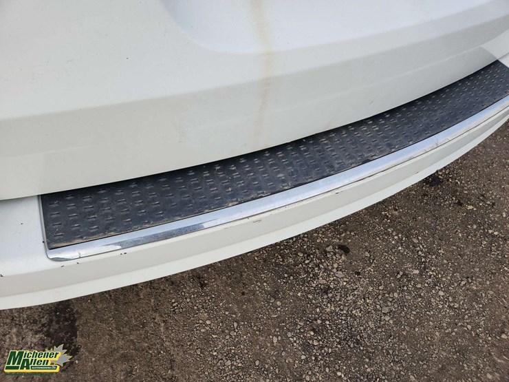 2015-dodge-grand-caravan-image-38