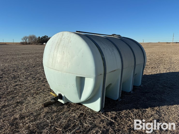 3200-gallon-water-tank-image-1