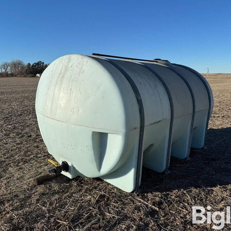 3200-Gallon Water Tank