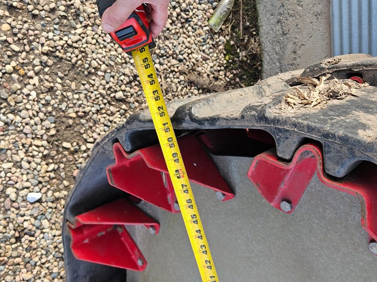 lindsay-nftrax-airless-pivot-tires-image-7