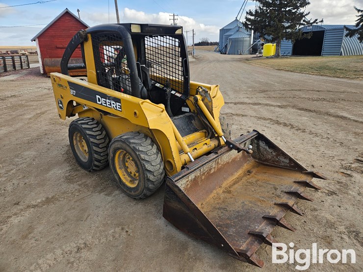 john-deere-317-image-3