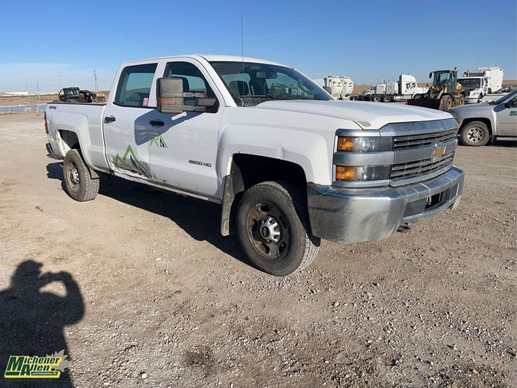 2016-chevrolet-silverado-2500hd-image-8