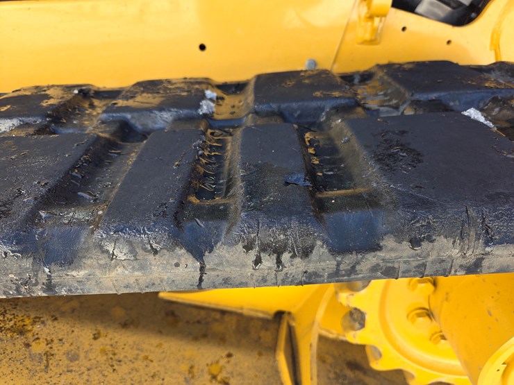 2021-caterpillar-299d3-image-61