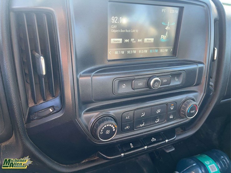 2016-chevrolet-silverado-2500hd-image-16