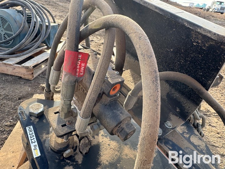 pro-trakker-hydraulic-guidance-hitch-image-14