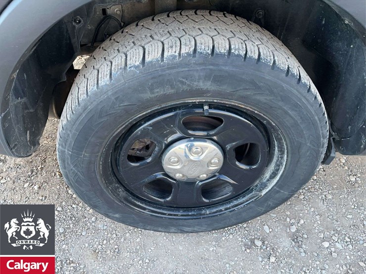 2017-ford-explorer-image-12