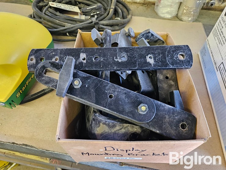 display-mounting-brackets-image-5