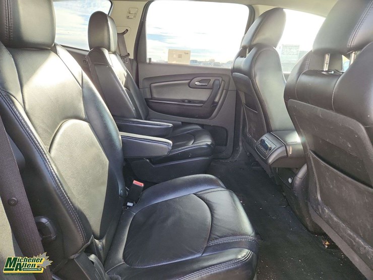 2011-chevrolet-traverse-image-26