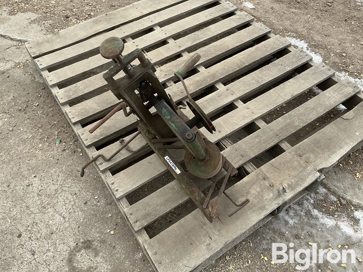 john-deere-antique-sickle-sharpener-image-7