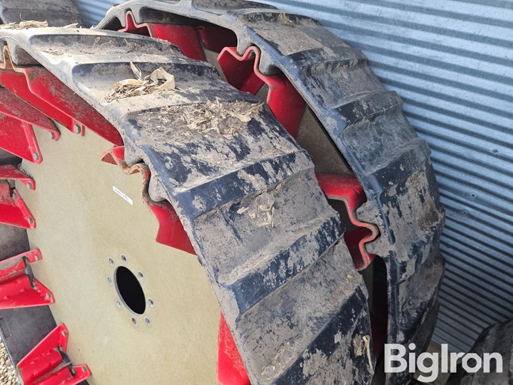 lindsay-nftrax-airless-pivot-tires-image-3