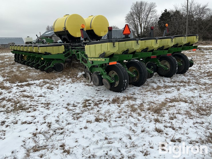 2005-john-deere-1770-image-7