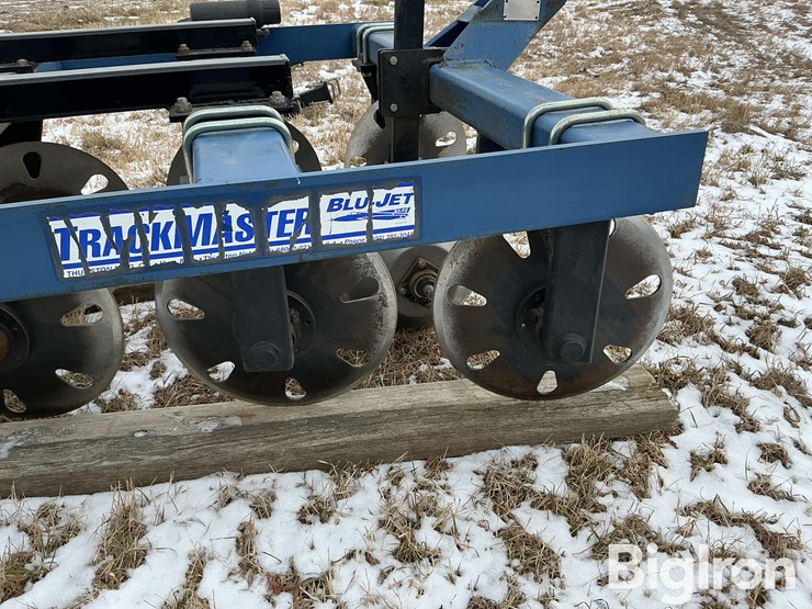 blu-jet-track-closer-image-17