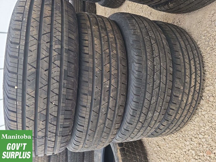 set-of-4-continental-cross-contact-235/65/18-image-2