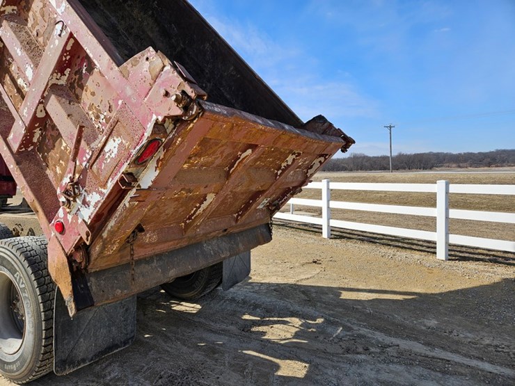 1989-ford-l9000-image-12